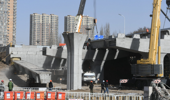 沈阳工农桥改造工程吊装现场